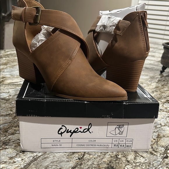 Qupid Shoes - Qupid cohnac distress healed open boots